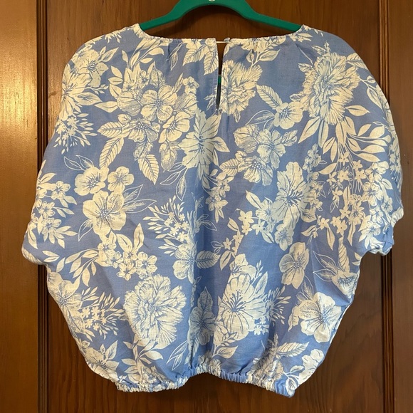 C+C California Women's Blue and White Floral Top - Picture 2 of 3